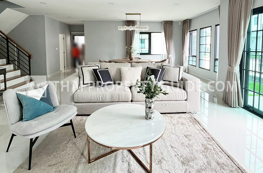 House with Shared Pool for rent in Bangnatrad (near Bangkok Patana School)